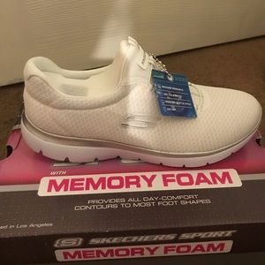 Brand New women’s sketchers. I have size 7, size 8 and size 9